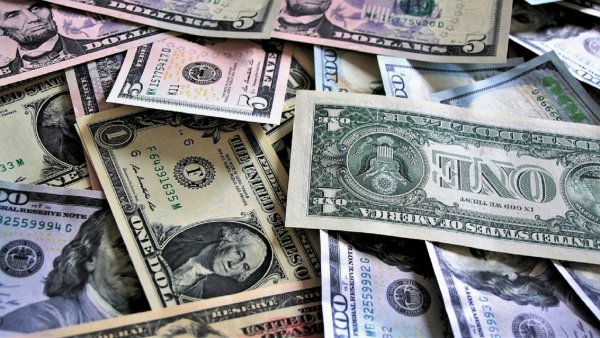 Аналитики спрогнозировали курсы валют на новогодние праздники