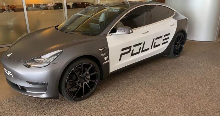 В Америке представили Tesla Model 3 для полиции (фото)
