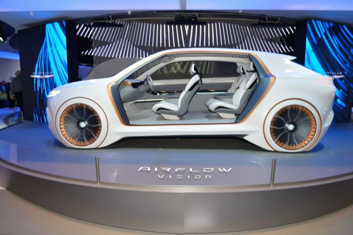 Chrysler представила концептуальный электрокар Airflow Vision (фото)
