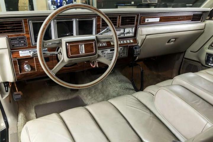Представлен Lincoln Continental 1980 года (фото)