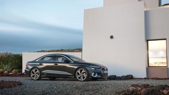 Wi-Fi и мультимедиа: Audi представил седан нового поколения
