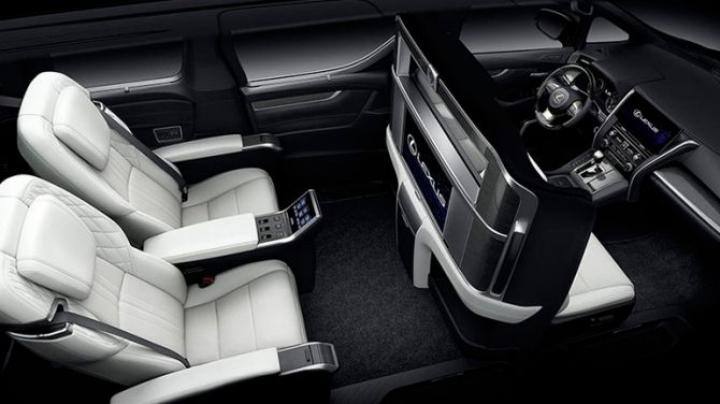 Появились изображения нового минивэна Lexus (фото)