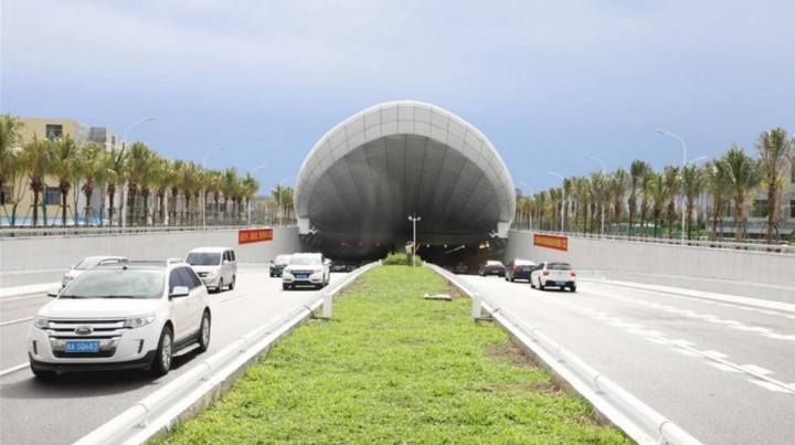 В Китае за год построили автомобильный тоннель под рекой (фото)