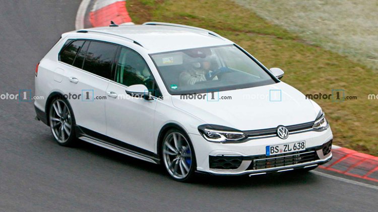 Volkswagen готовит к премьере универсал Golf R (фото)