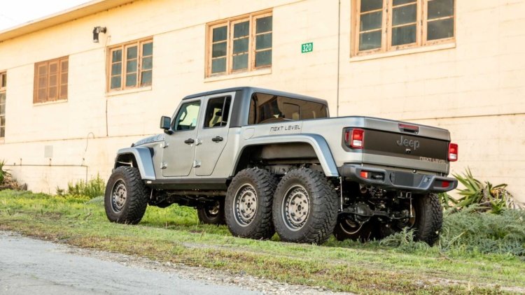 Jeep Gladiator получил новую экстремальную версию 6 х 6 (фото)