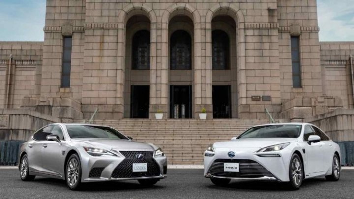 Toyota представила первые автомобили с поддержкой обновления системы помощи водителю по воздуху