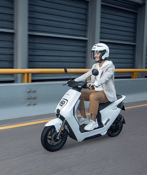 Honda выпустила супердоступный электрический скутер (фото)