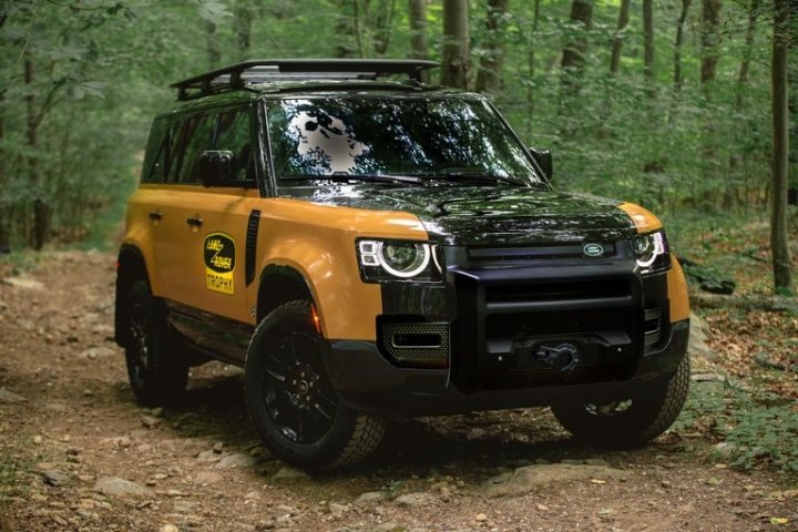 Land Rover представил мощный внедорожник с камерами на 360 градусов