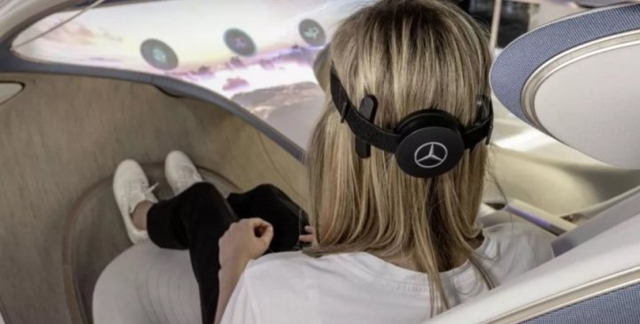 Mercedes создала авто, которым можно управлять силой мысли