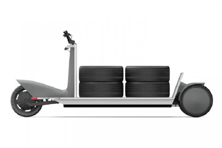 Polestar представила прототип открытого грузового электроскутера