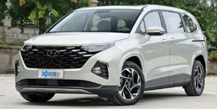 Hyundai представили недорогой минивэн с оригинальным названием
