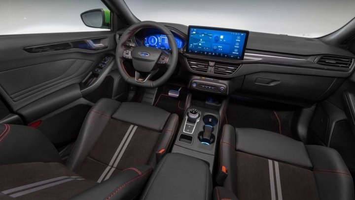 Новый Ford Focus 2022 показали на фото и видео