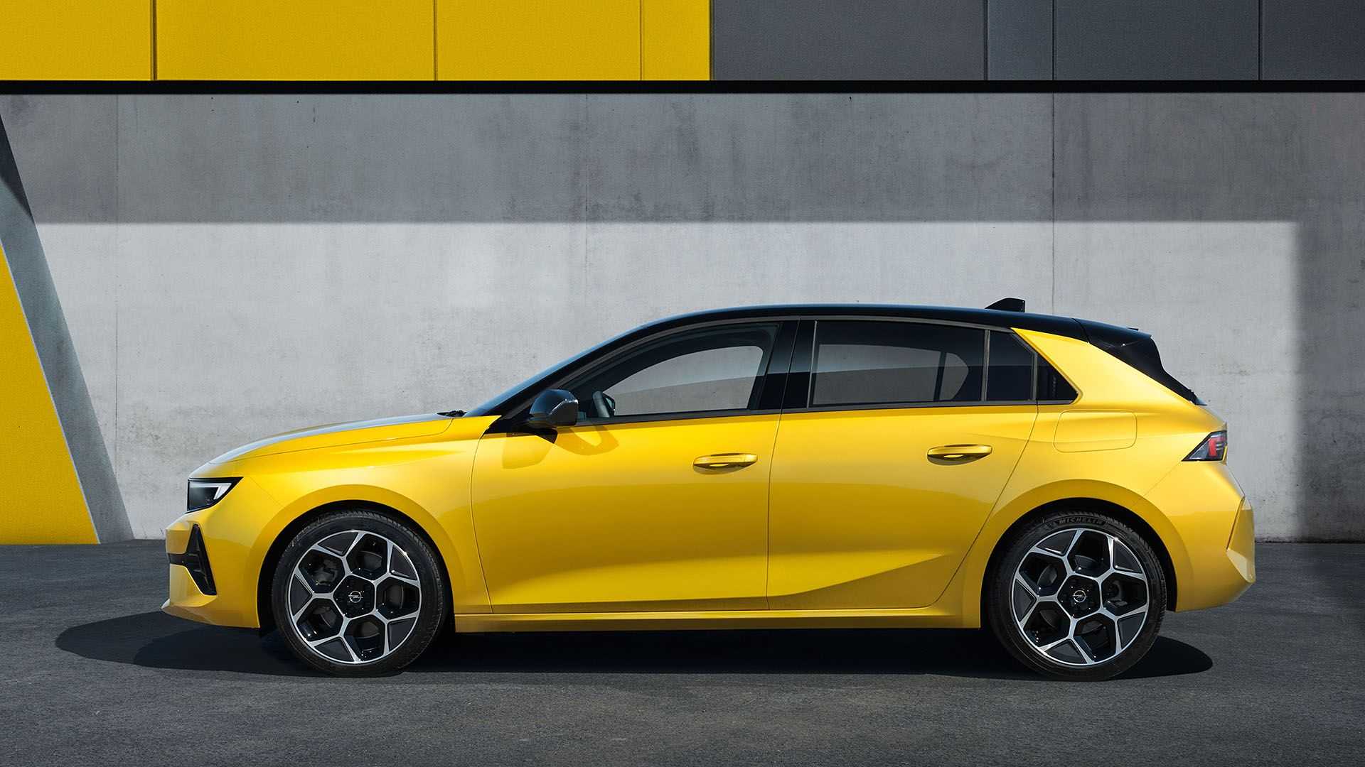 В декабре 2021 года с конвейера снимут Opel Astra пятого поколения (фото)